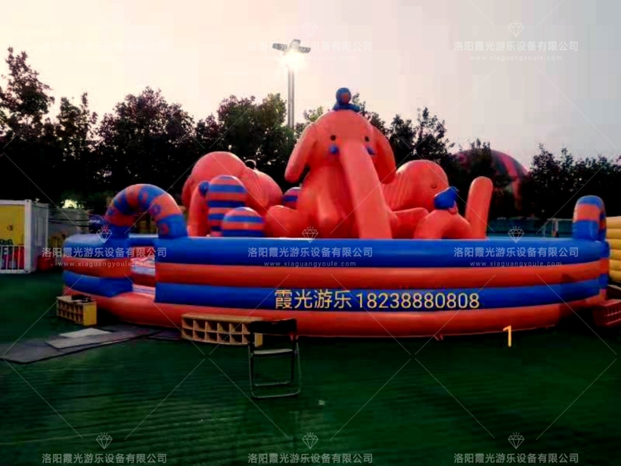 小龙虾蹦床